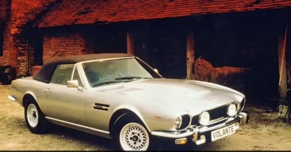 Цена - 150 000 лири

Откраднат от: Clitheroe, Lancashire